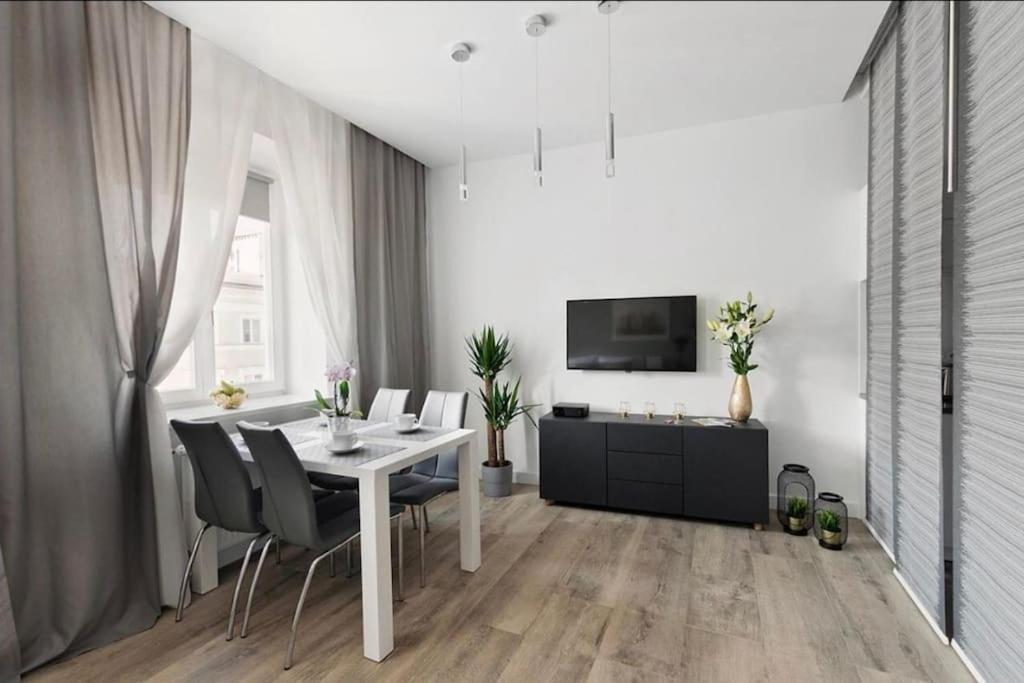 Nowy Swiat 60 - 170 M Do Metra - Prywatne Mieszkanie W Centrum Warszawy - Better Rental Warsawa Bagian luar foto